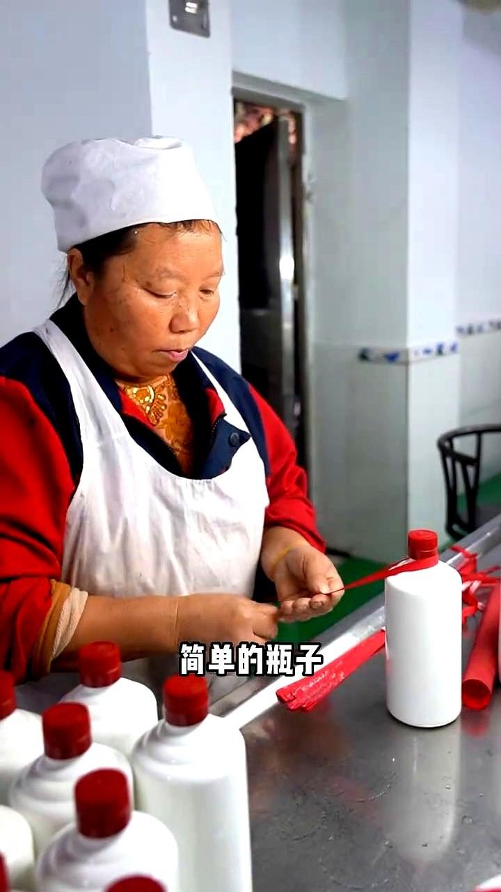 一瓶酱酒剥掉三层皮，只剩一年劳作五年等待，你还愿意为它掏多少钱？2016年酱酒