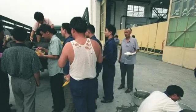 我们为什么在二战后不和美国玩了？在新中国建立后没几年也不和苏联玩了？因为我们不想