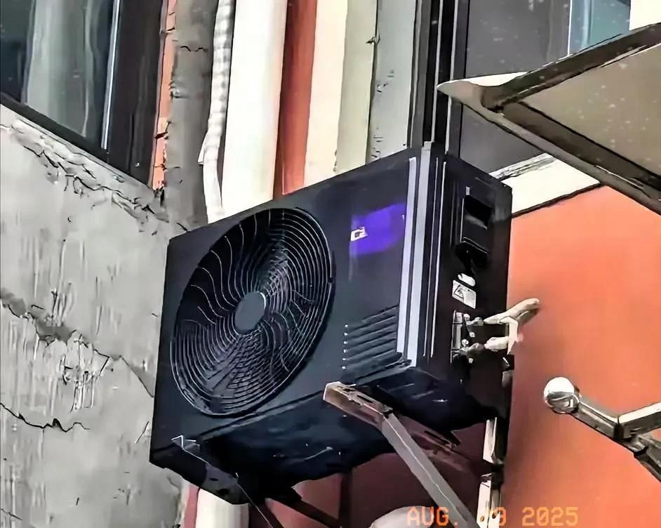 为什么空调外机，都是白色的？没见到，不等于不存在！某个国产高端品牌的空调外机，