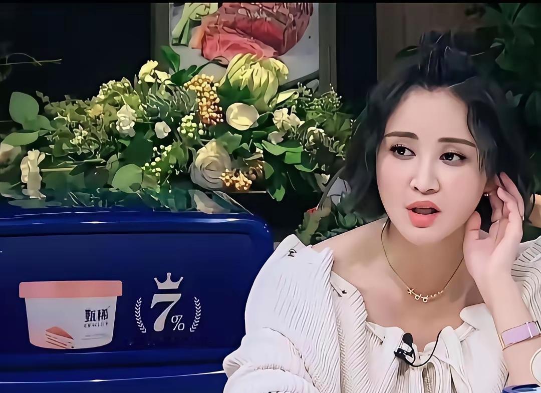 潘石屹问金姐：你还在租房？金姐：是的，我在中国没有房产。潘石屹：你错过了买房