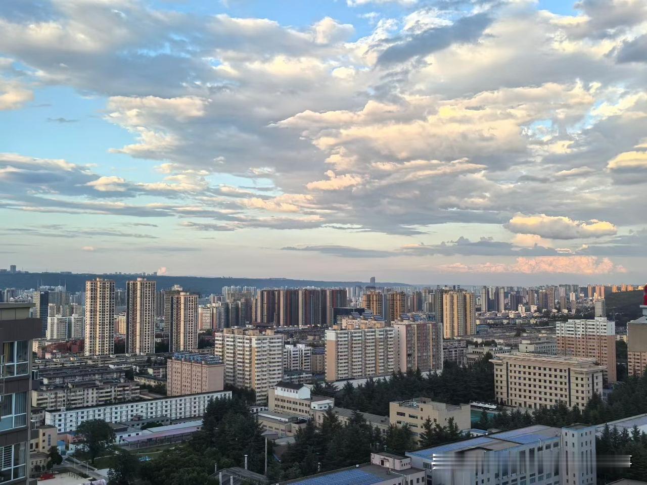 一位哲学家说：人越省，命越薄。舍不得吃，舍不得穿，抠抠搜搜一辈子，