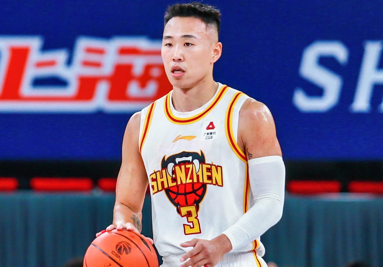 贺希宁：周队，这深圳最近状态挺火热啊？？先是小输广东，接着拿下北京、上海。周鹏