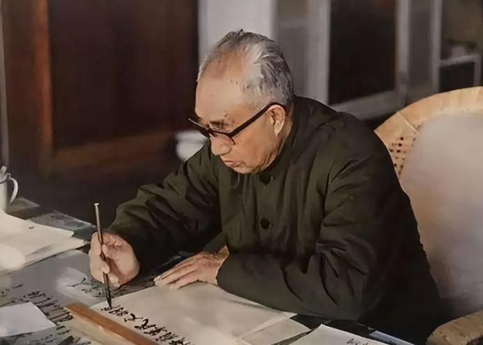 陈赓私下叮嘱徐向前，这人不好惹，尽早找机会调离1932年秋天，红四方面军正