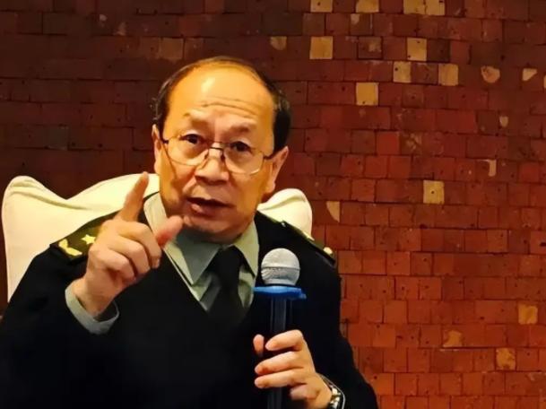 “中国人不守信用，在19世纪年间白纸黑字签了永久割让土地条约，如今却要反