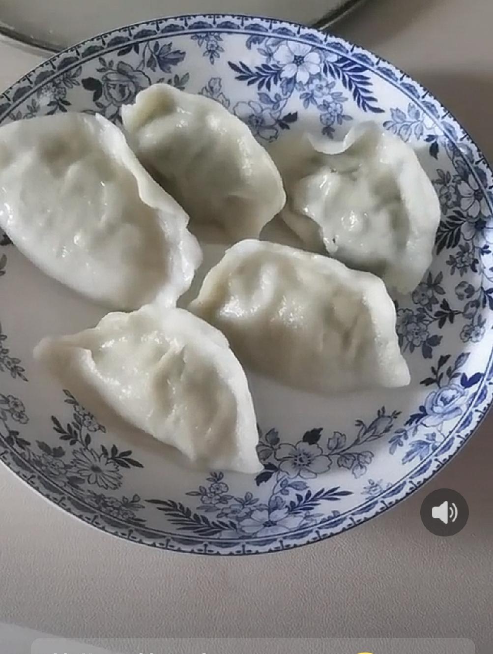 我是糖尿病，一年内吃二甲双胍，本应糖化降到5.4挺好，昨天一顿猪肉韭菜饺子给我搞