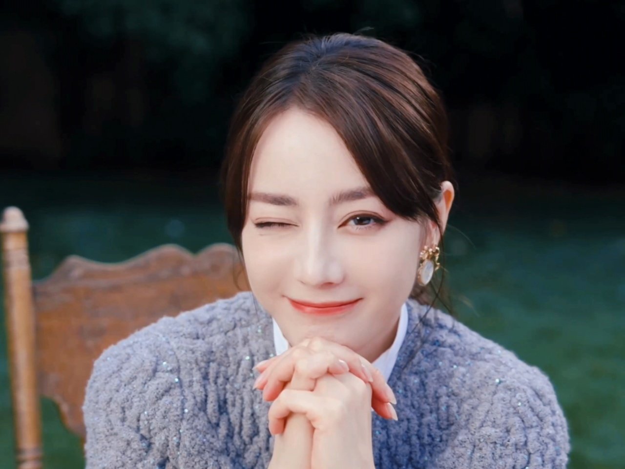 迪丽热巴美貌没有缓冲区迪丽热巴神颜美脸真的诠释了什么叫美貌没有缓冲区！时尚表现
