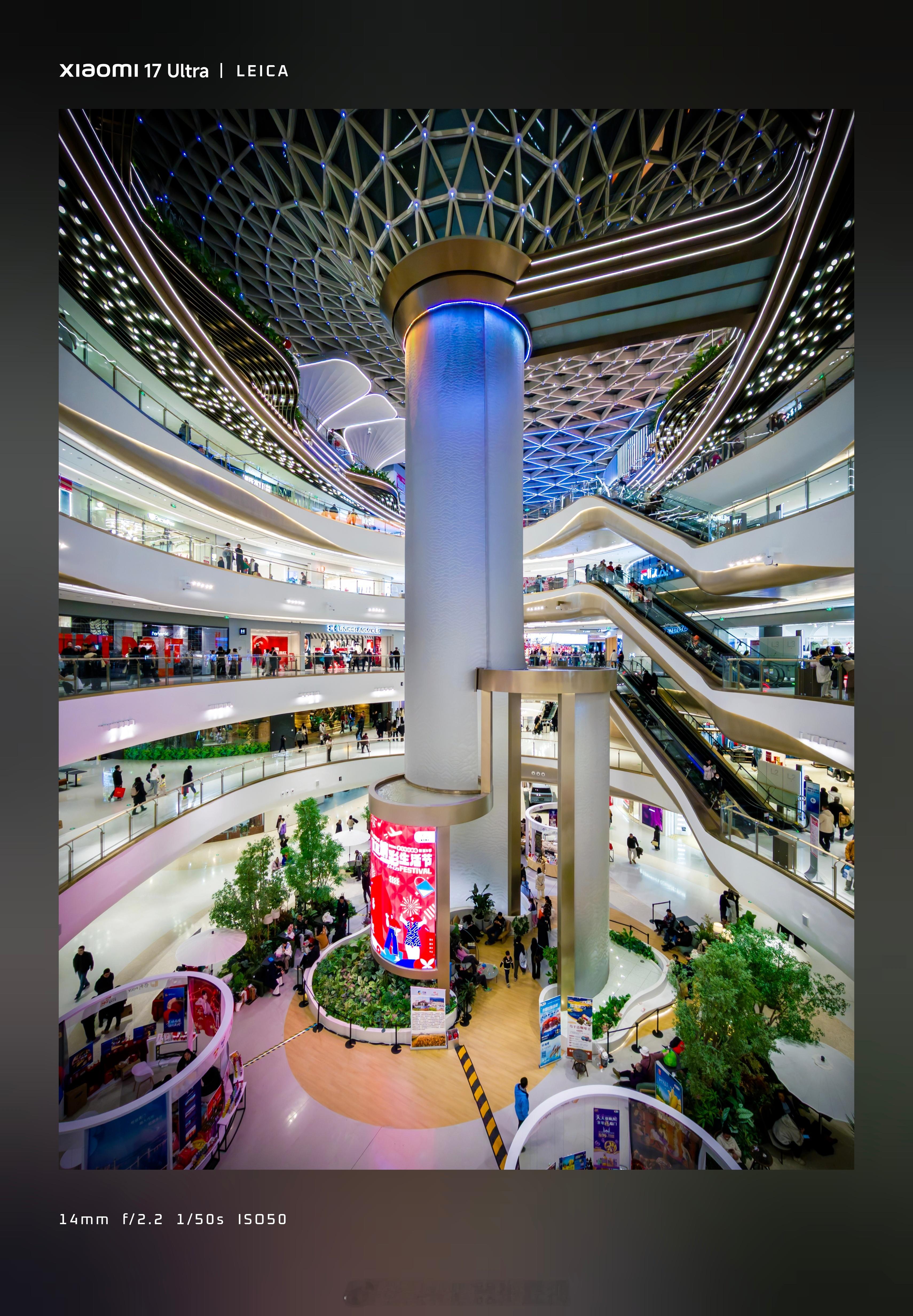 第一次来通州顶流商场现在人流比开业的时候少了不少了，但还是满场都是人，随便找