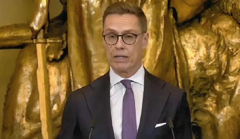 芬兰总统斯塔布：乌克兰人每月击毙超过3万名俄罗斯士兵。与此同时，俄罗斯人却无力