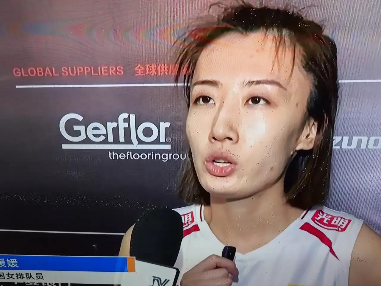 女排王媛媛这回是真敢说，直接吐槽咱们队内现在的训练方式不行女排副攻王媛媛最近聊
