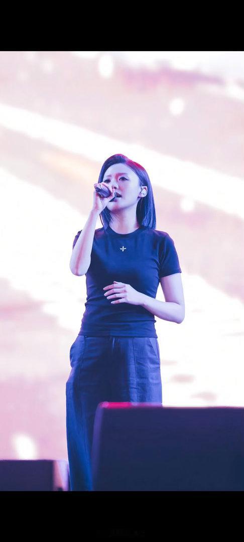 徐子尧中卫群星演唱会彩排照