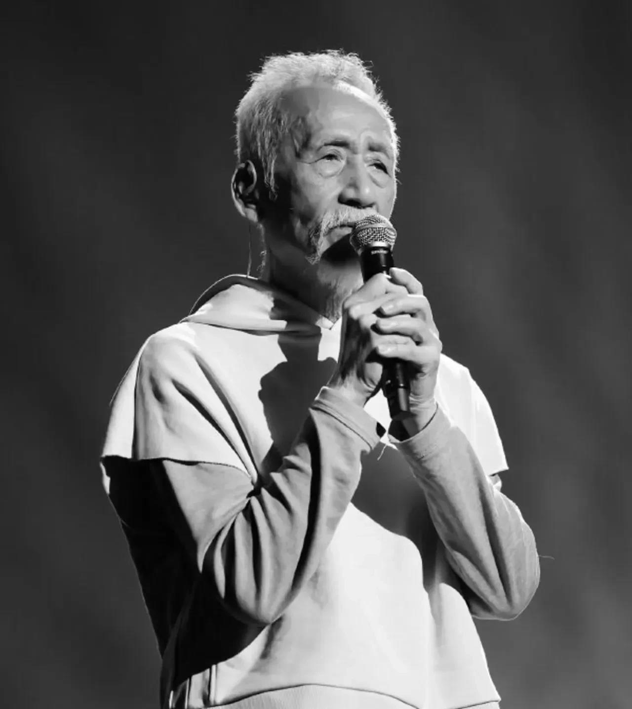 华语乐坛泰斗陈彼得走了，不是死于意外，不是死于孤独，也不是死于岁月，更不是死于