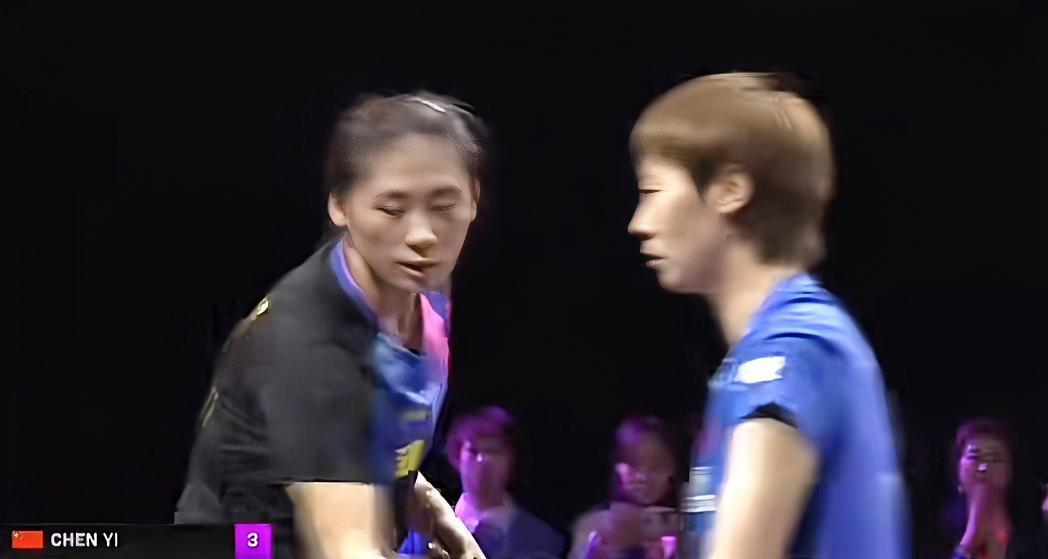 横滨冠军赛上、世界第二王曼昱输给了陈熠，在之前的大满贯赛上，陈熠已经连胜了世一孙