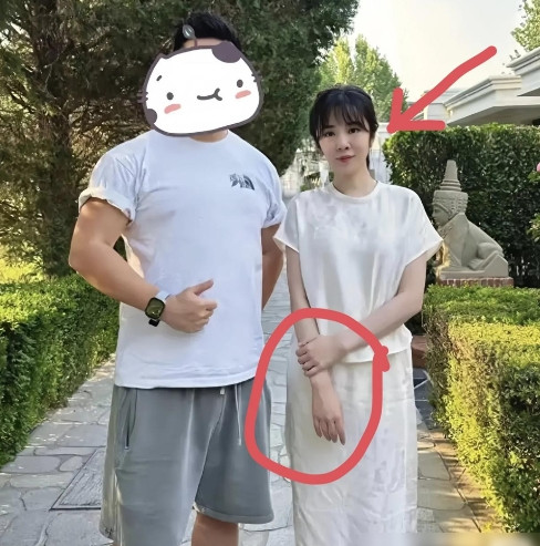这瓜吃得人心里发堵！5月17日凌晨俞灏明突然晒钻戒牵手照深情告白王晓晨，全网炸锅
