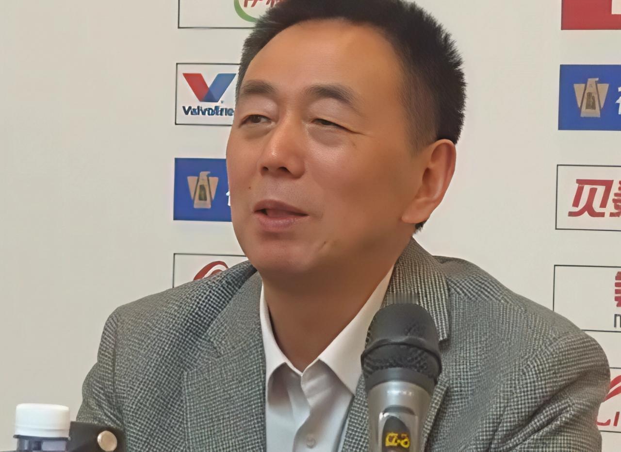 南京同曦男篮的老板陈广川，近日接受媒体采访时坦言，对这个赛季同曦男篮的成绩很不满