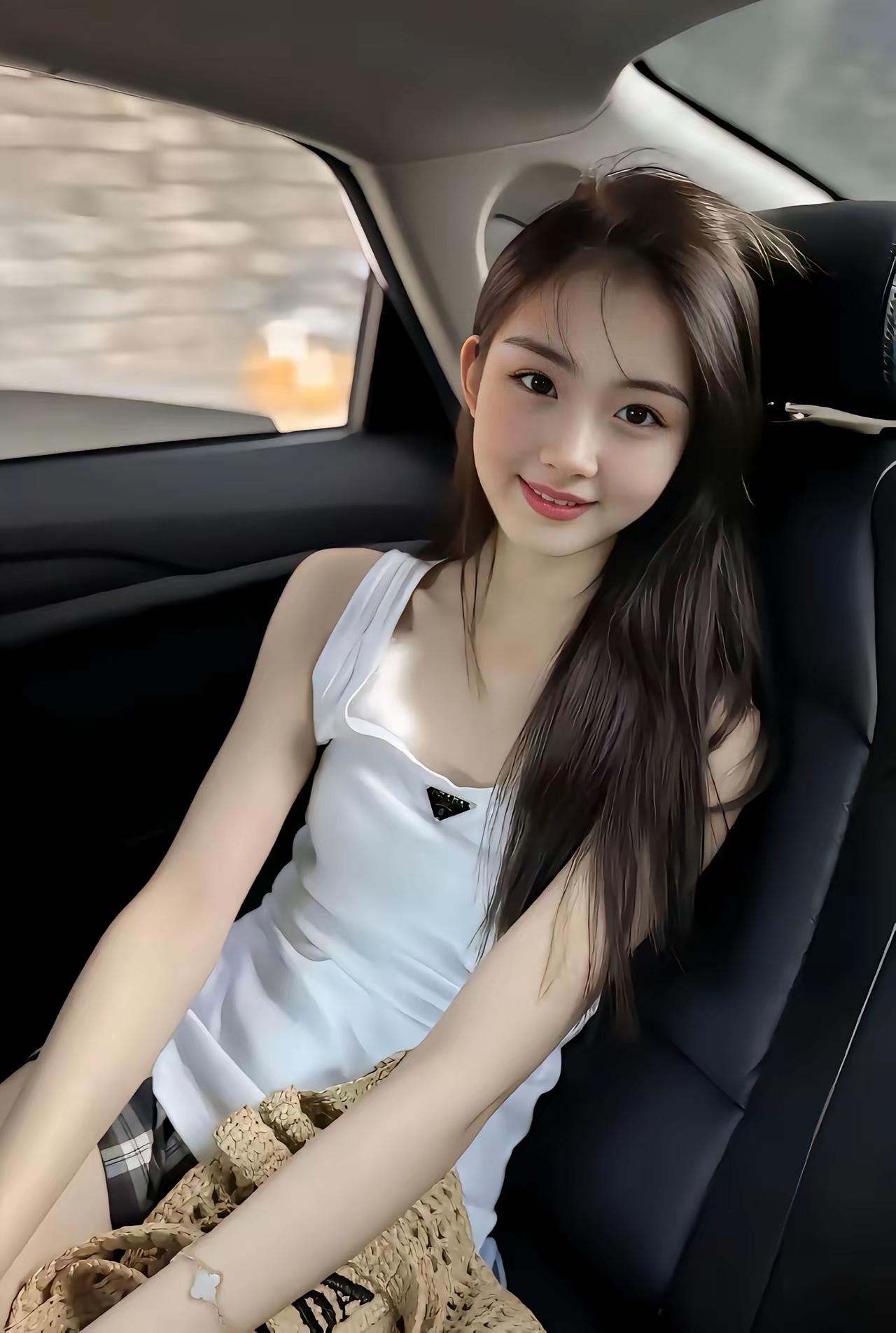 避免疲劳驾驶的最好办法就是交替开车，到了服务区，交换一下司机。