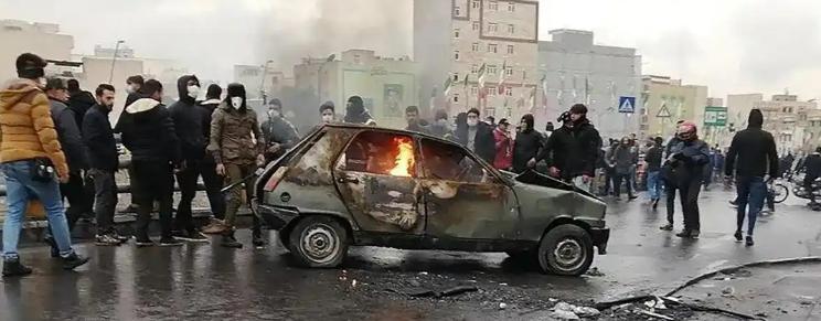 就在刚刚， 中国外交部正式宣布， “中方密切关注伊朗局势……将继续通过各