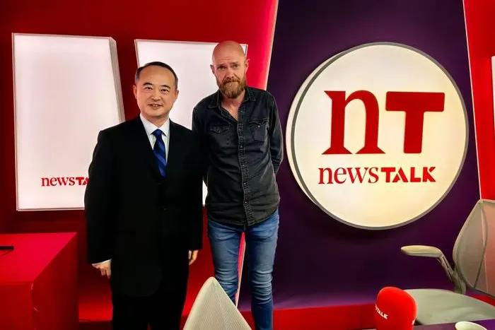 中国驻爱大使:对华出口一台光刻机利润等于20万吨猪肉！8月20日，新加坡《联