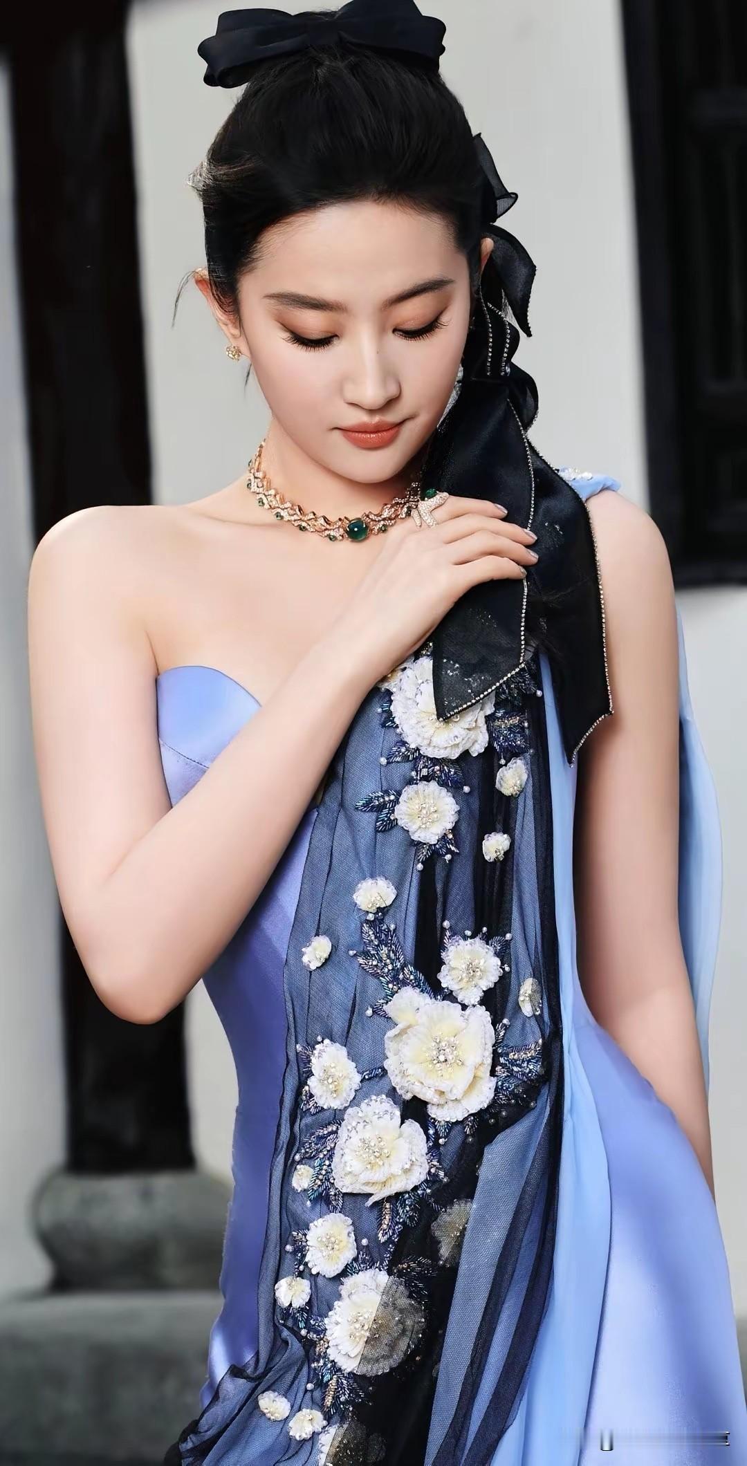 刘亦菲写真刘亦菲明星刘亦菲刘亦菲写真照刘亦菲​​​​刘亦菲身材刘亦菲