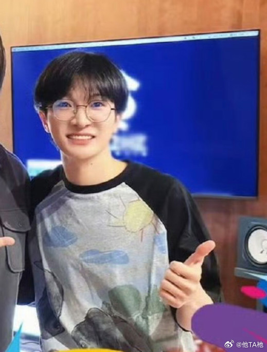 ChinesesuperstarZhouShen巨星，大明星周深丰富多变的
