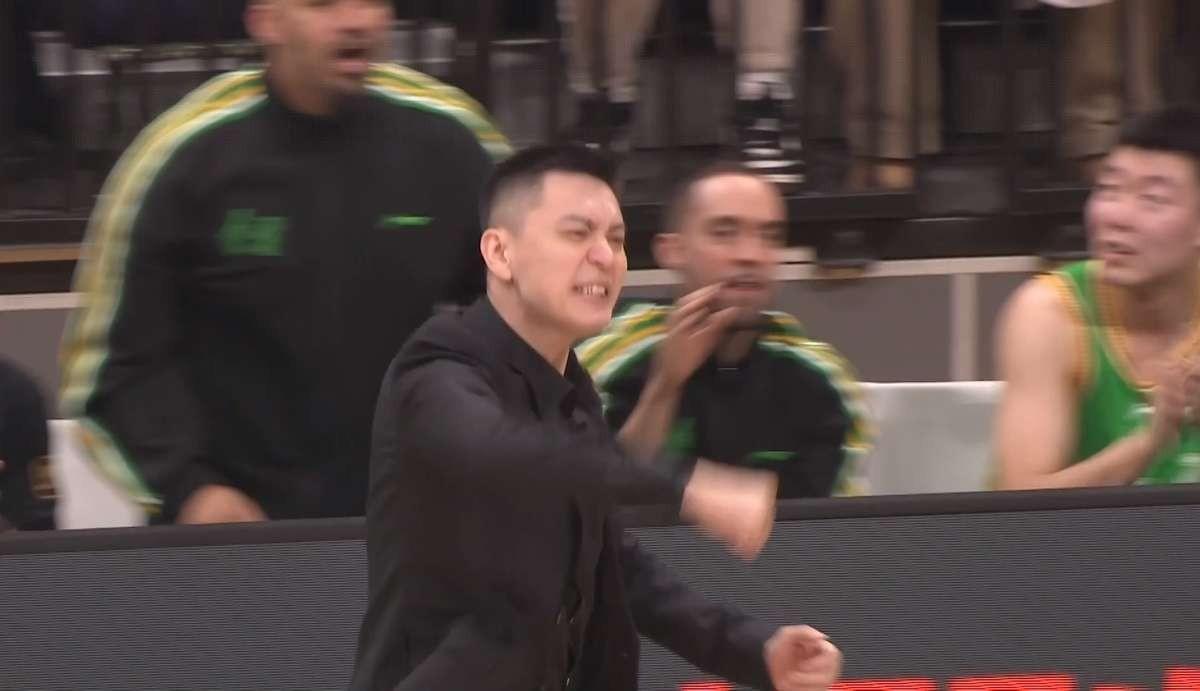 广东输北京，我胃里像塞了块没嚼烂的肥肉，腻得慌。不是打不过，是不知道怎么才算