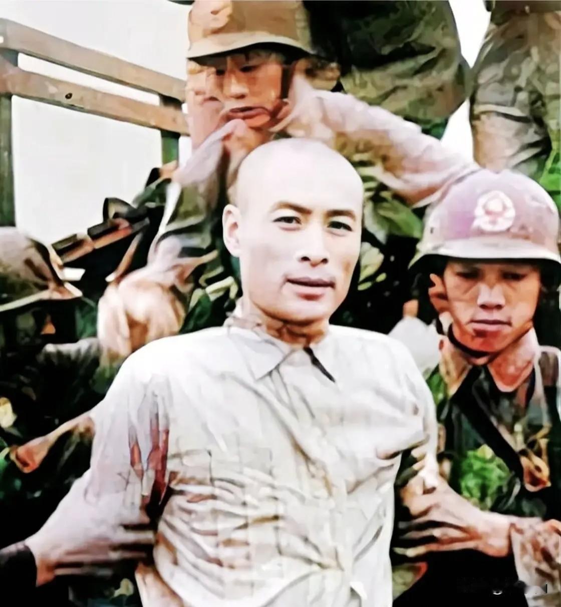 泪崩了！1950年台北殡仪馆，20多岁的她手里攥着一张委托书，站在门口犹豫了很久