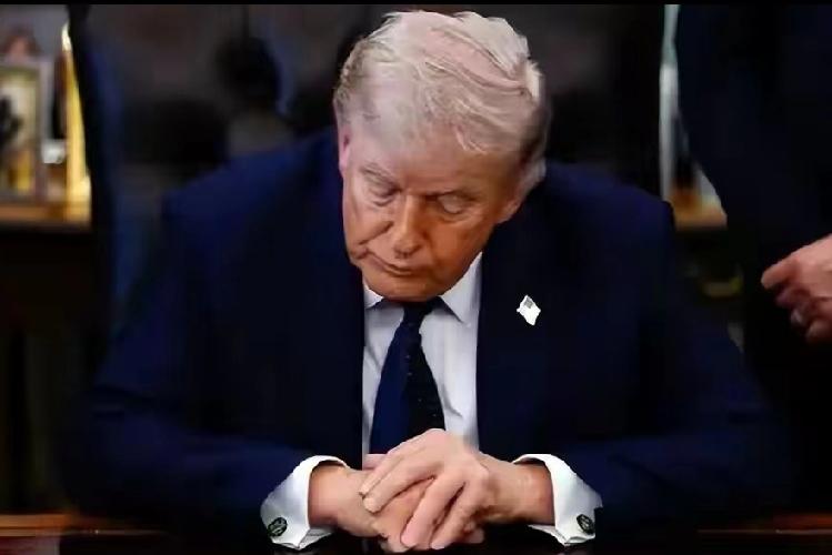 美媒:特朗普对访华充满期待，他或将孤注一掷，但他的筹码似乎越来越少，他会牺牲美国