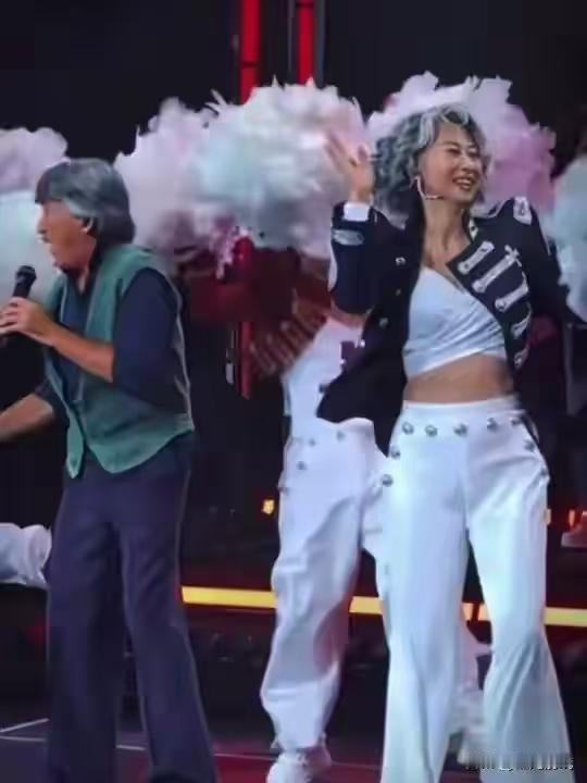 娱乐圈里面最服的一对夫妻就是林子祥和叶倩文，两人可以说是乐坛的常青树，尤其是林子