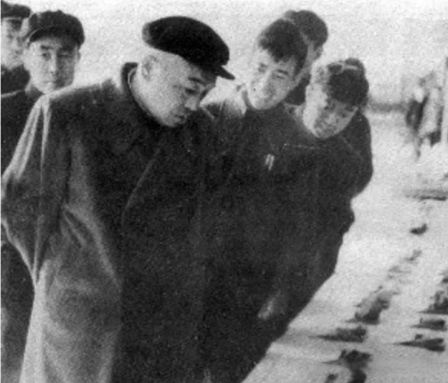 1958年10月17日，彭德怀元帅在青海省建设成就展览和新生企业公司生产成就展览