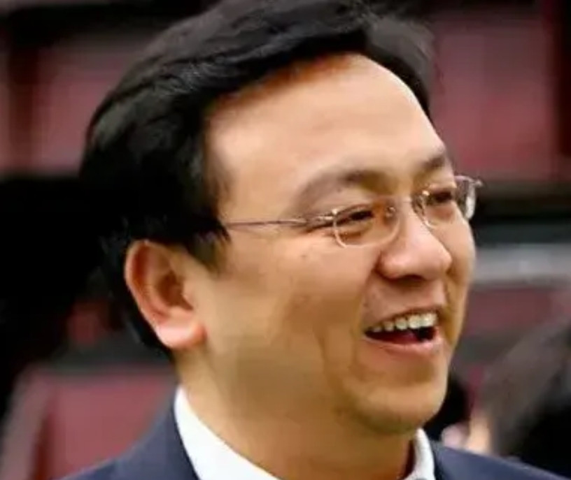 魏建军曾说，纯电车亏损都特别严重，根本形成不了商业闭环，大家都在赔钱卖，新能源补