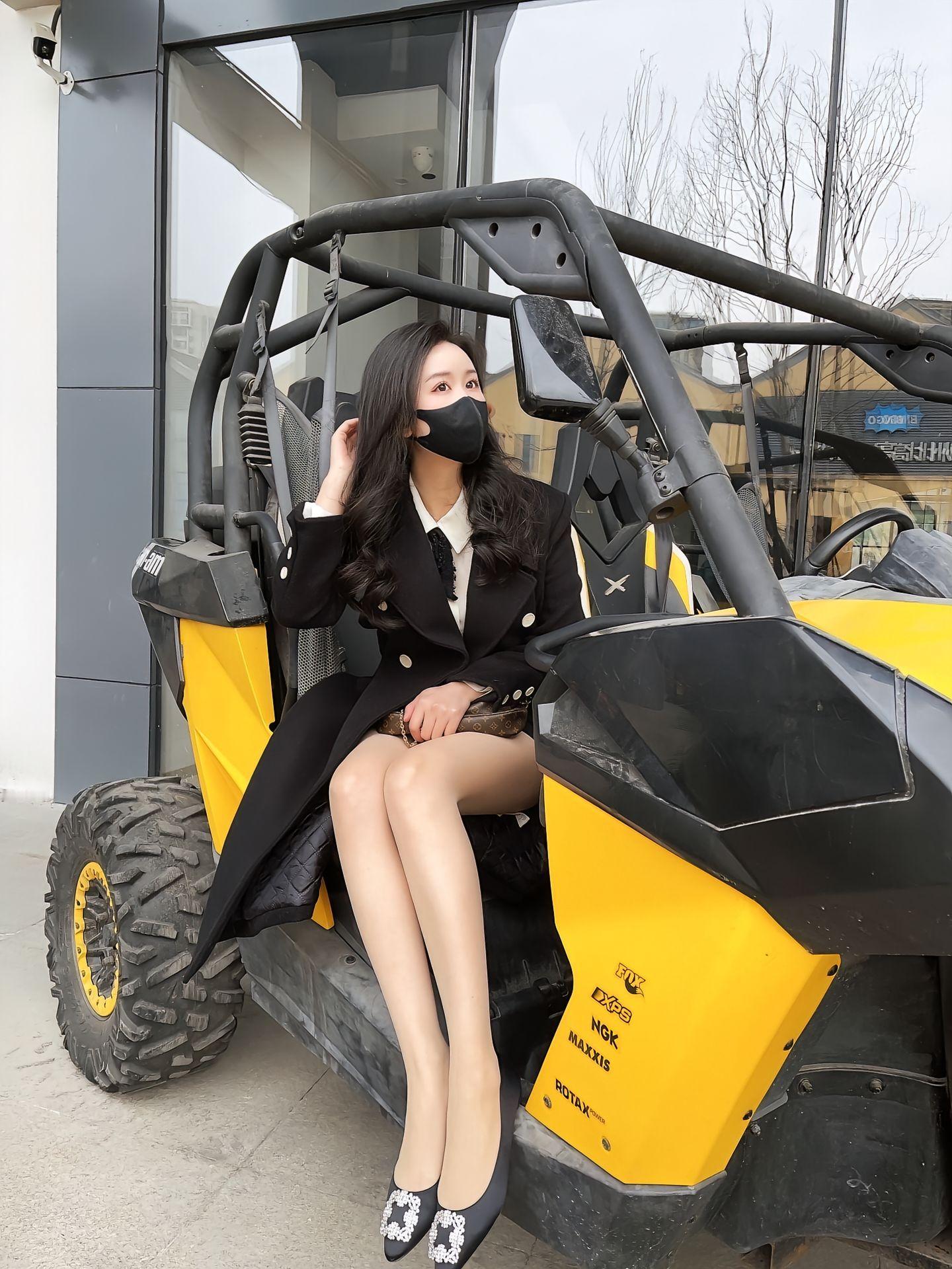 这个小黄车开起来应该很有趣​​​