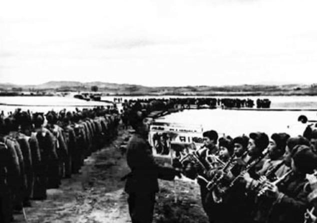 1950年，美军越过三八线、直逼鸭绿江之后：斯大林密电毛主席：“中国出兵援朝，若