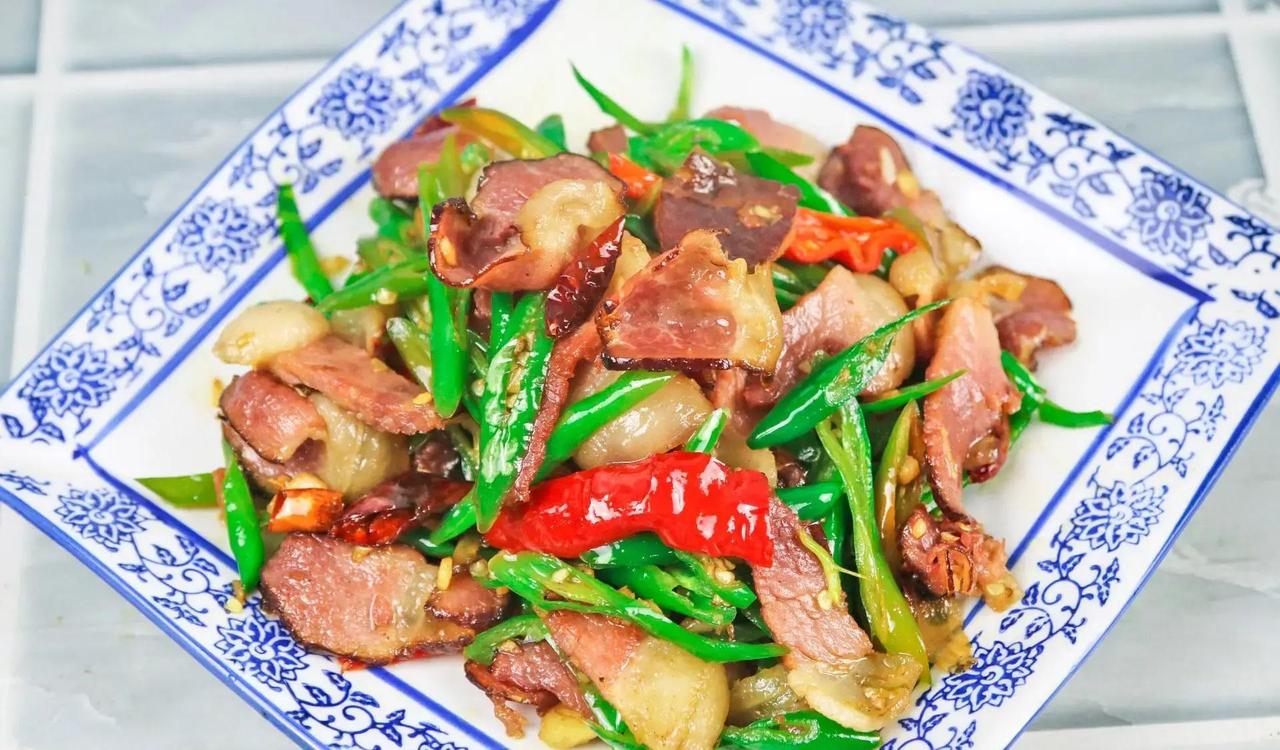 今天2月4日凌晨4点多，立春就来了，今年这节气来得早，还在农历腊月里，很多人觉得