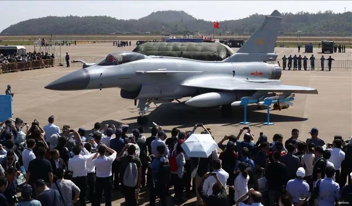 印尼将采购中国歼-10，中国国防部愿与爱好和平国家分享装备成果，印尼防长称很快到