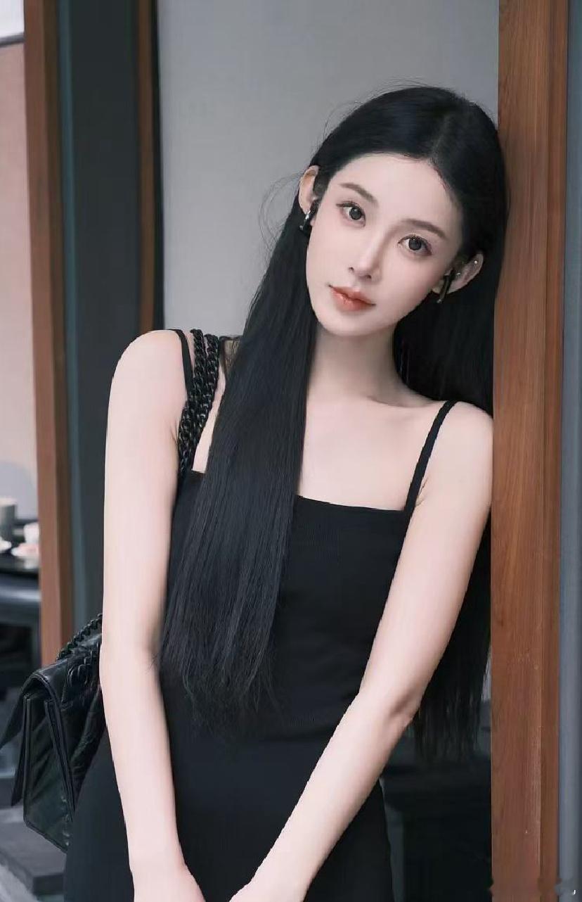 气质拿捏的杠杠滴好。​​​