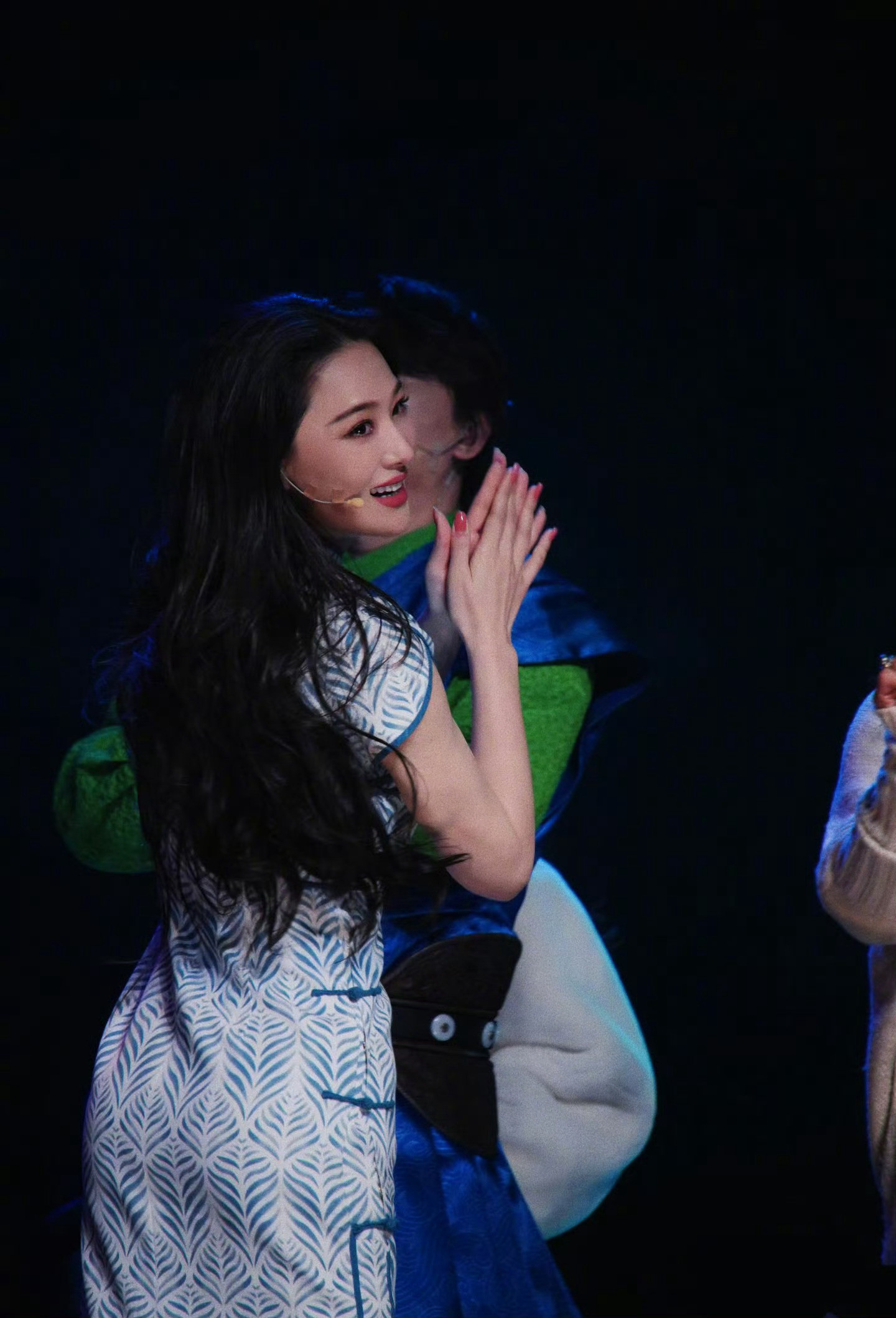 张馨予谢谢你演话剧谢谢你的努力谢谢你让大家都变得幸福起来了！