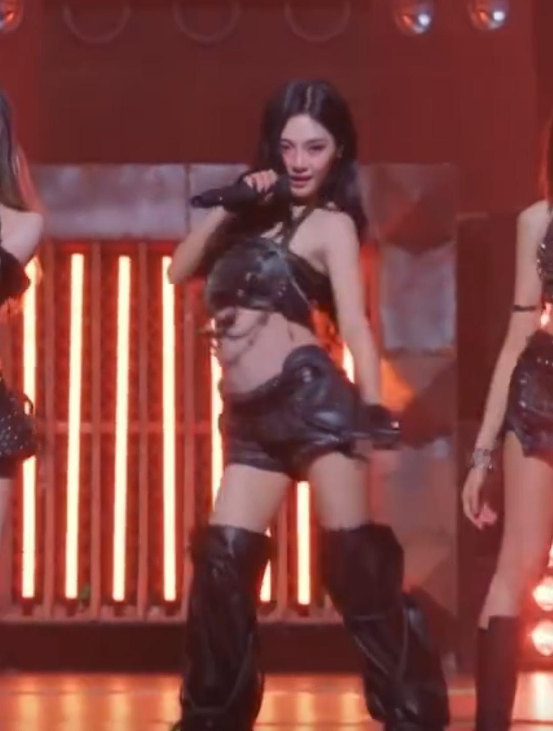 晒晒我们家猪猪宝贝的小肚肚