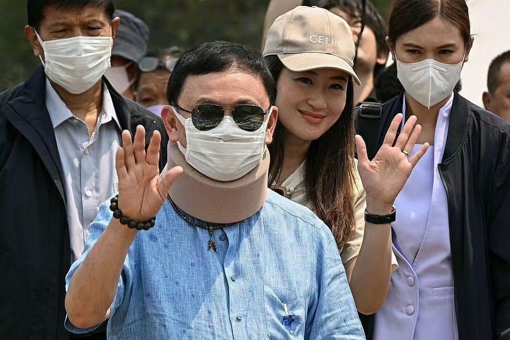 不知不觉，他信已入狱监禁5天！考虑到他的高血压病症好转，泰国监狱部门已经允许家属