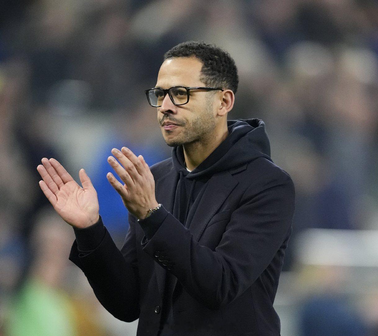 罗塞尼尔下课切尔西解雇罗塞尼尔切尔西官方声明：切尔西足球俱乐部今日宣布，主帅利