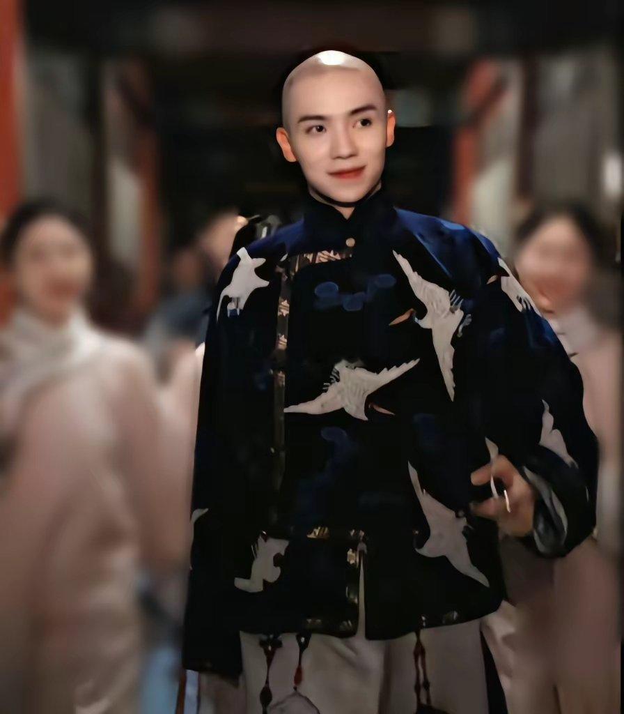 陈晓没有想到孙千也没有想到《大生意人》这部剧里，扮相最让人惊艳的还是罗一舟饰演的