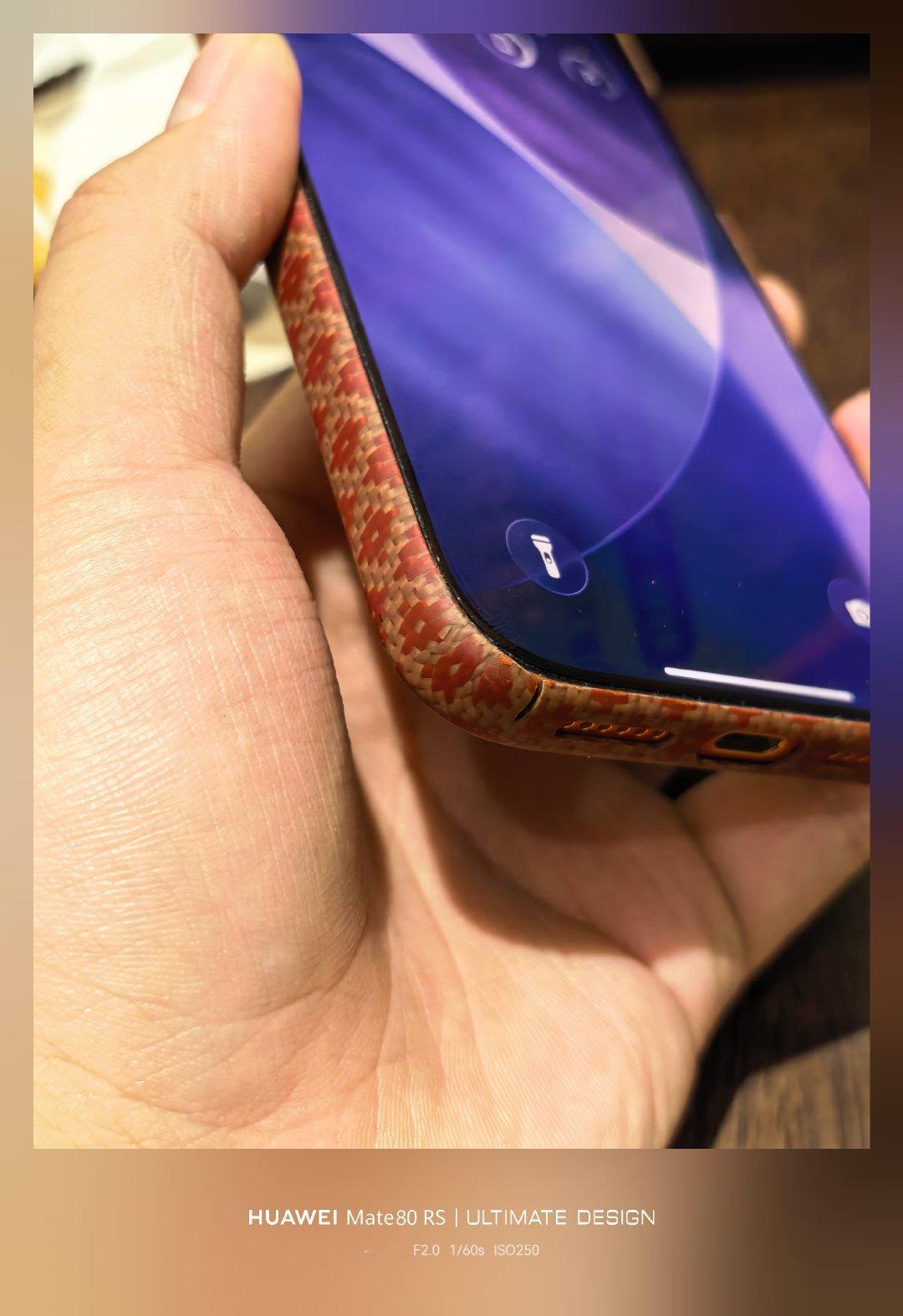 原来今年iPhone17PM，带着壳也能摔裂纹，这个铝金属怎么这么软呢，我都