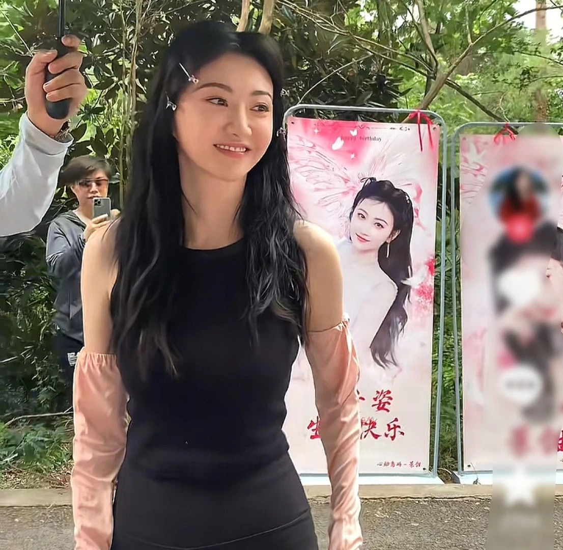 景甜的生图引争议！网友发现了她的瑕疵，手臂处有好多红疹，原来明星也长疙瘩