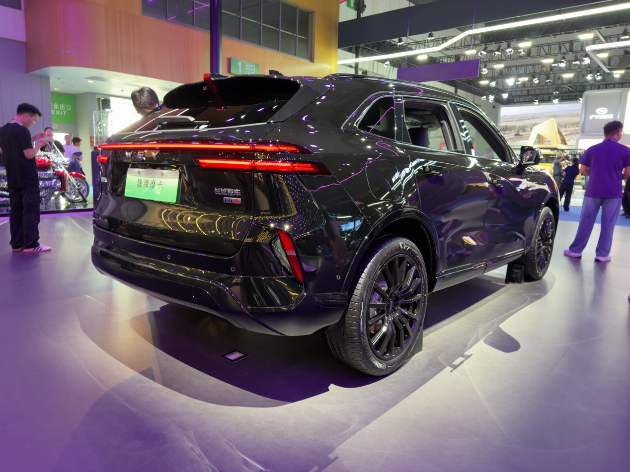 2026成都车展的一号馆内，魏牌以全栈自研为底色，集结V8X、V9X...