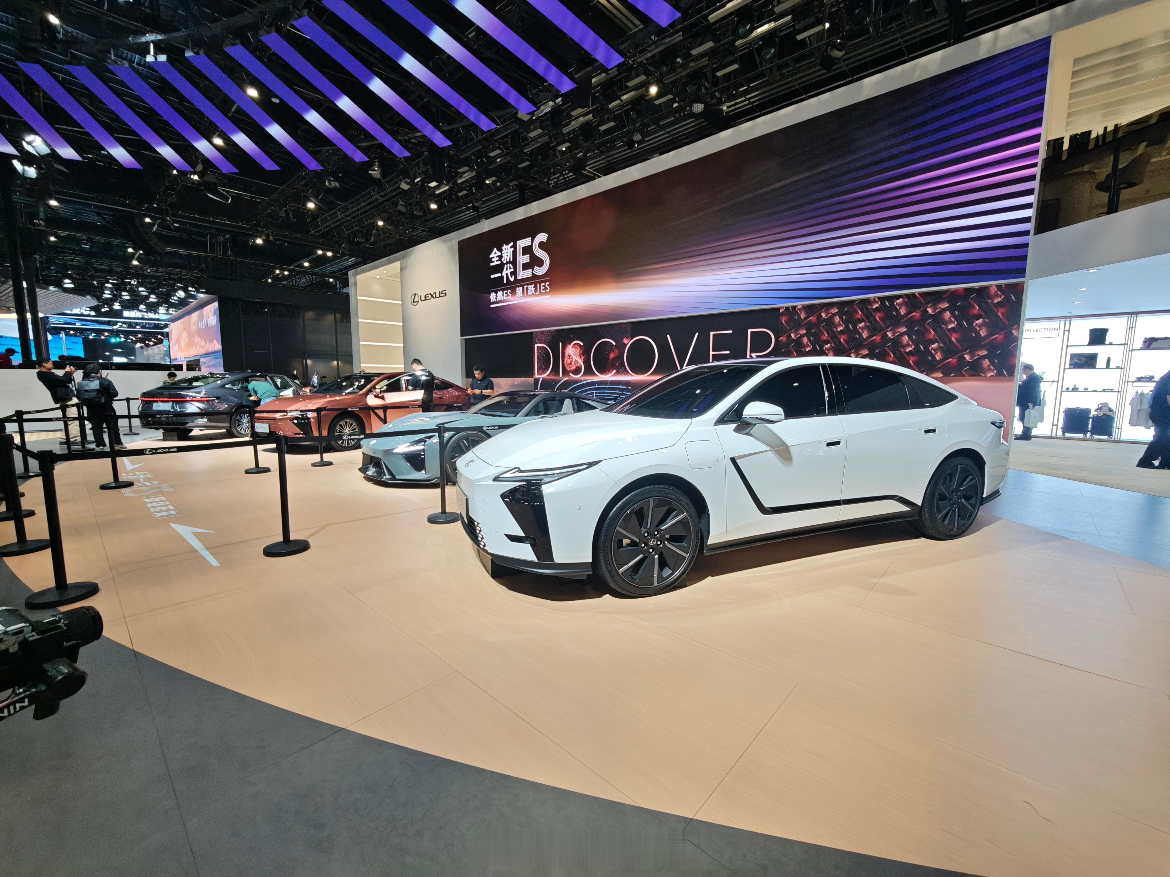 2026北京车展雷克萨斯展台全新一代ES正式上市，厂家建议零售价29.99