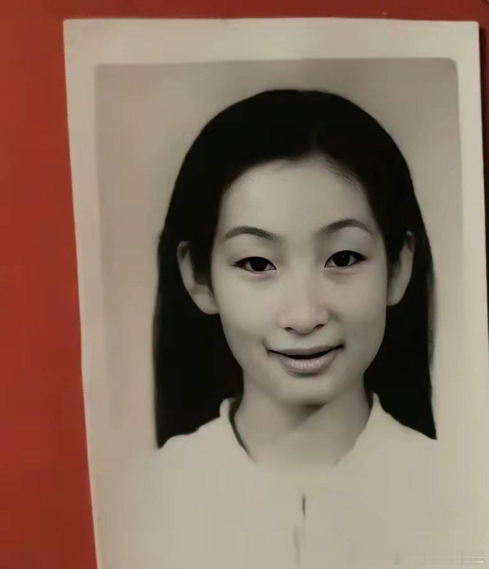中戏96级的秦海璐，当年压根不知道自己报的是表演系。填志愿时只知道是戏剧学院，具