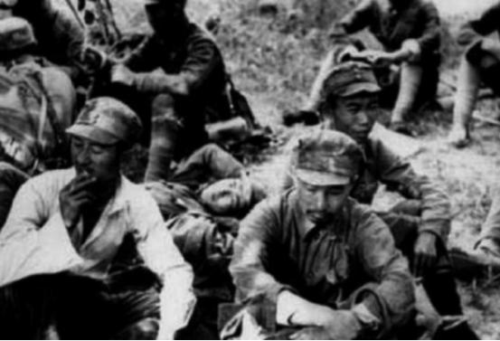 1939年386旅副旅长许世友和政委王新亭打架，旅长陈赓上报师长刘伯承，刘帅直接