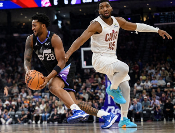 聊季后赛对手是吧那深入聊聊骑士现在目标很明确，最近几场正常打，到了最后三场