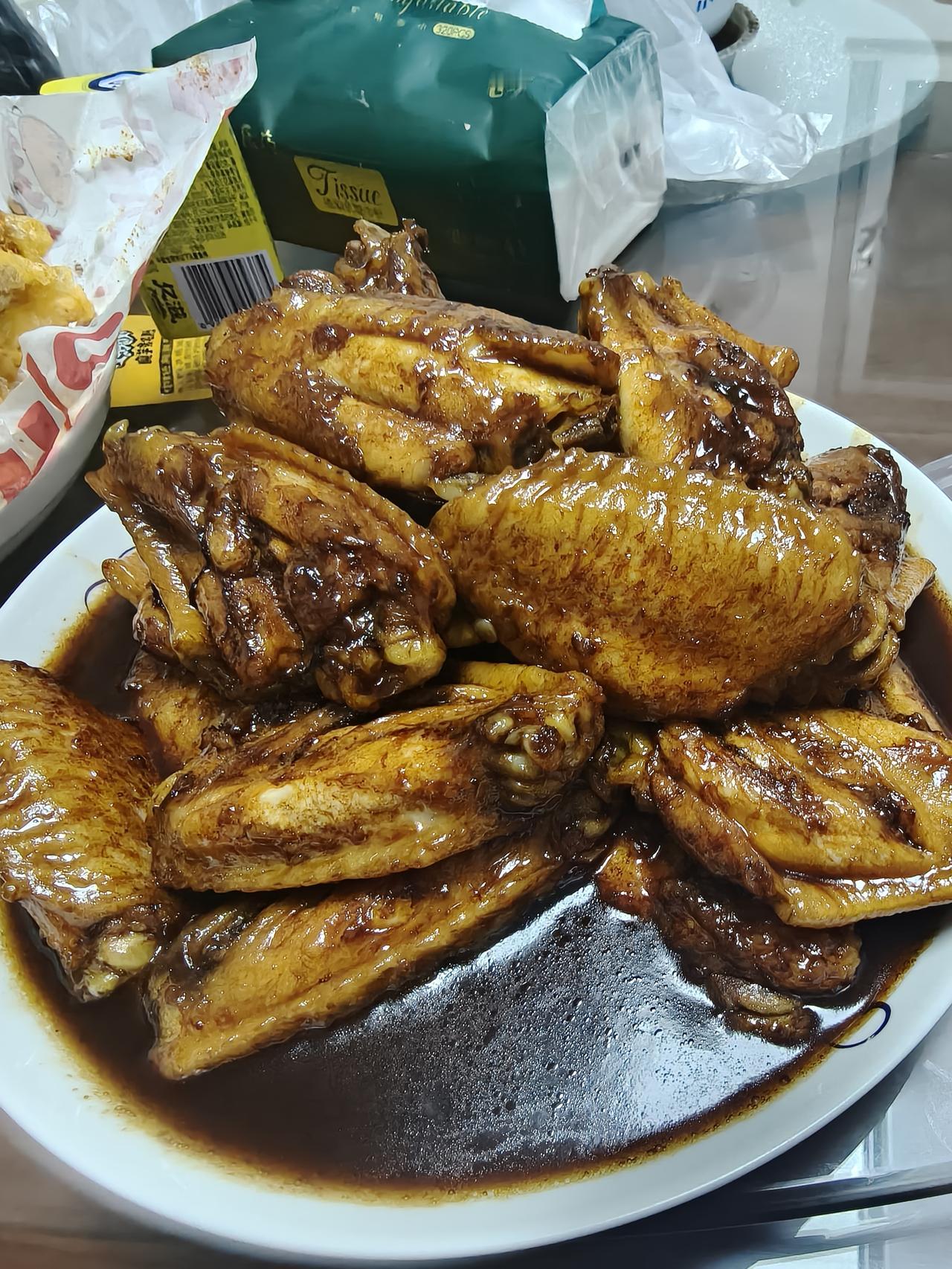 我家儿媳妇，每天给我们做三顿饭，对我也是轻声细语，从来不大吼大叫，事儿也不多，就