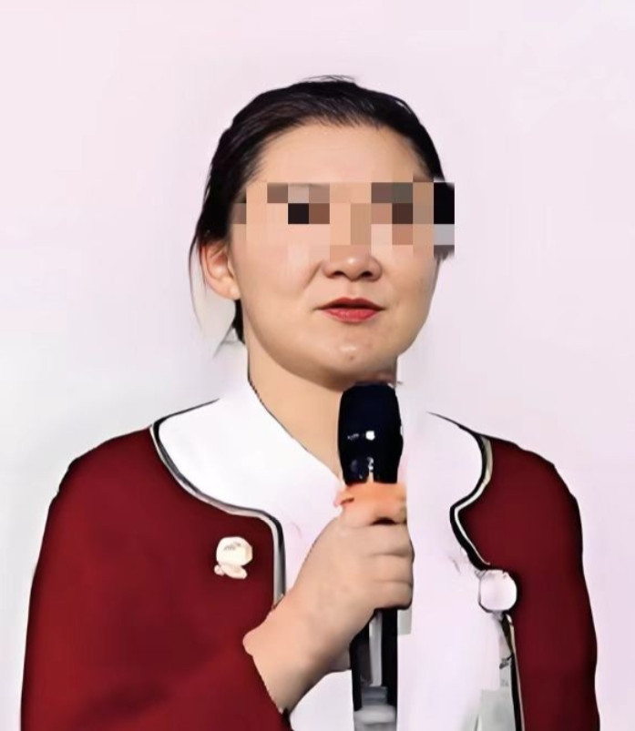 肖飞的事，大家都知道了，他最对不起的人除了妻子，就是石护士长了。这个44岁的女人
