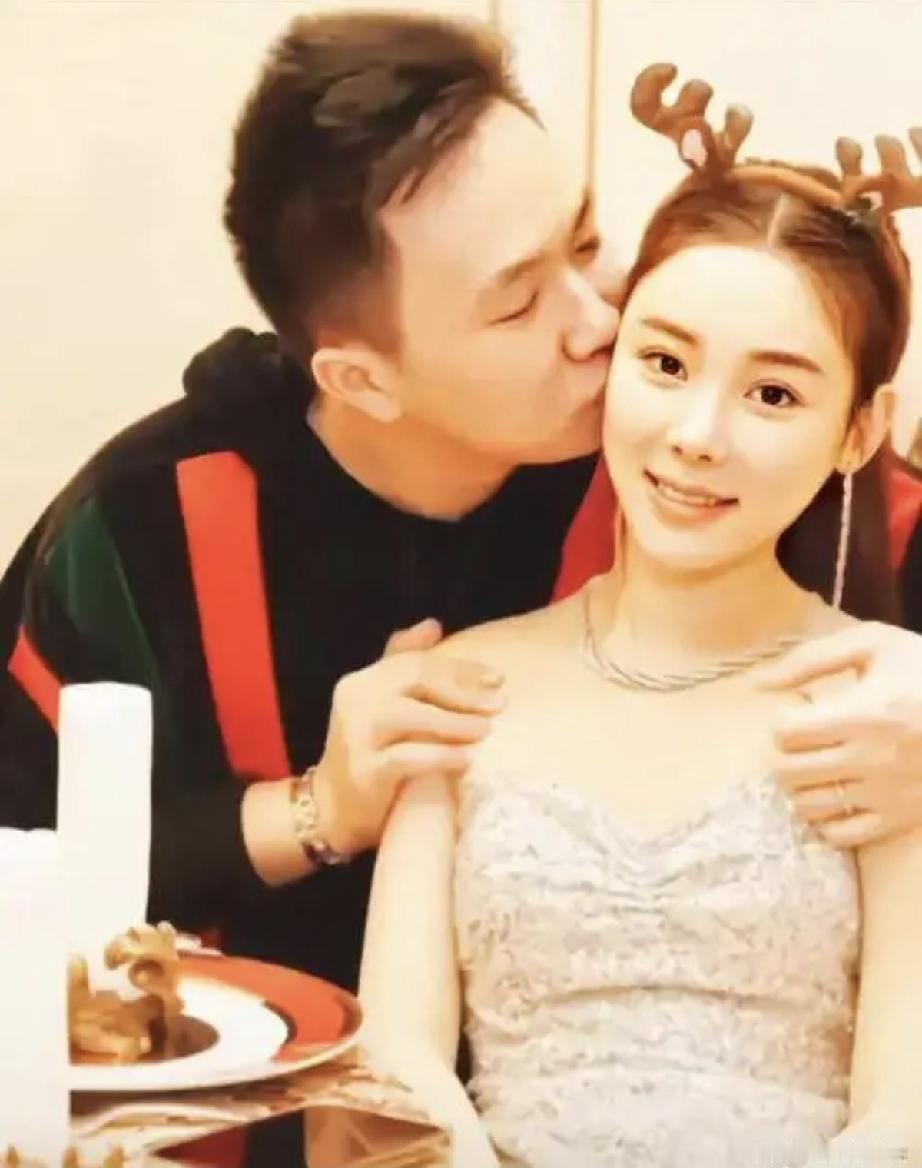 看得出，蔡天凤的第二任丈夫很爱她，和她妈妈的关系也是亲如母子。她的妈妈“看女儿