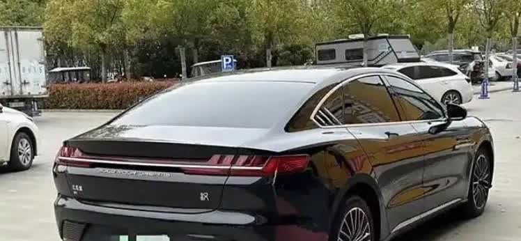 真不该买混动车！当初想着又能加油又能充电，走到哪儿都不慌。结果天